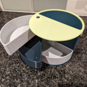 Masa üzeri çekmece